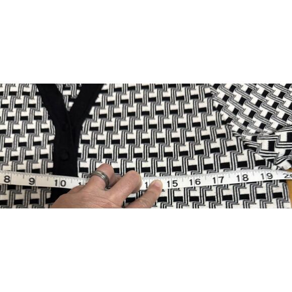 ADRIANNA PAPELL Women’s Pullover Short Sleeve Collared Black & White Sweater L - Picture 7 of 7